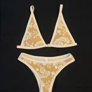 GORGEOUS lace bikini